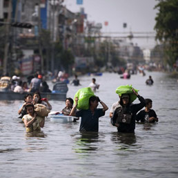 Le Alluvioni In Thailandia Provocano 300 Morti. Bangkok Rischia L ...